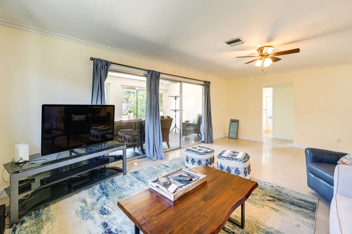 Lovely 2 Bedroom Vacation Home in Naples