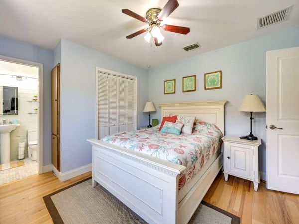 Lovely 2 Bedroom Vacation Home in Naples