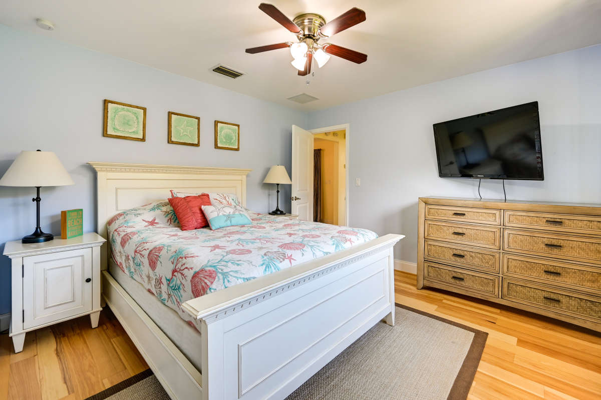 Lovely 2 Bedroom Vacation Home in Naples
