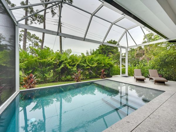 Modern Naples 3 Bedroom Vacation Rental Sleeps 8 Guests