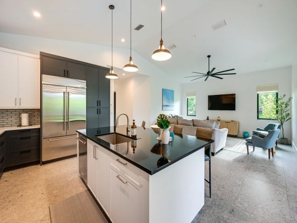 Modern Naples 3 Bedroom Vacation Rental Sleeps 8 Guests