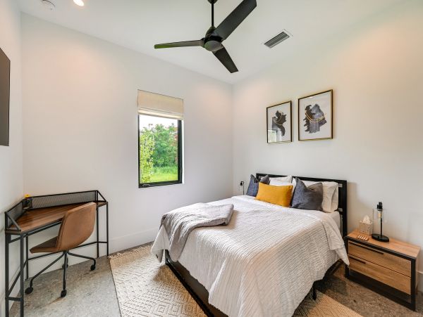 Modern Naples 3 Bedroom Vacation Rental Sleeps 8 Guests