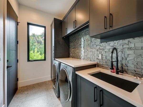 Modern Naples 3 Bedroom Vacation Rental Sleeps 8 Guests