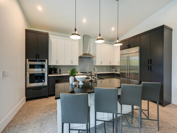 Modern Naples 3 Bedroom Vacation Rental Sleeps 8 Guests