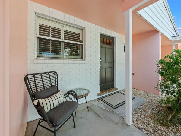 Short Walk to Beach Lido Key Vacation Duplex Two Bedroom