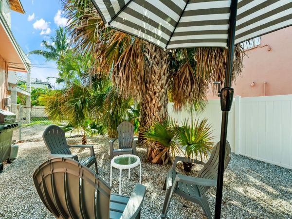 Short Walk to Beach Lido Key Vacation Duplex Two Bedroom