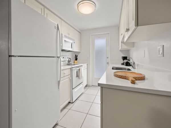 Short Walk to Beach Lido Key Vacation Duplex Two Bedroom