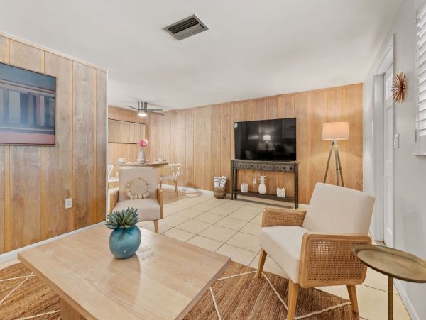 Short Walk to Beach Lido Key Vacation Duplex Two Bedroom