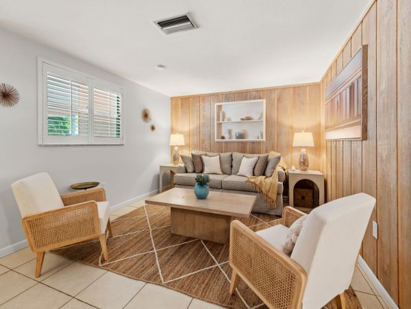 Short Walk to Beach Lido Key Vacation Duplex Two Bedroom