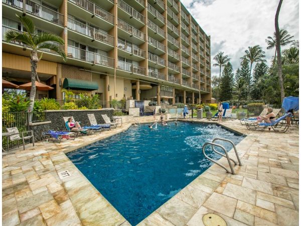 Oceanfront Two Bedroom Vacation Rental in Wailea Sleeps 4