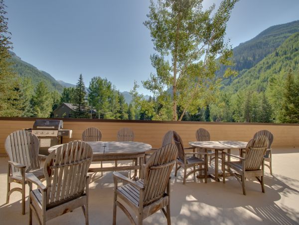 Luxurious Vail Vacation Rental with Stunning Mountain Views