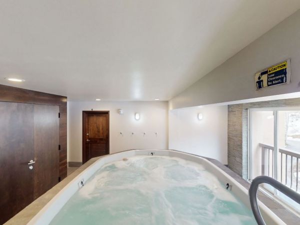 Luxurious Vail Vacation Rental with Stunning Mountain Views