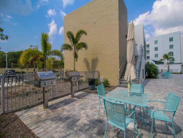 Sarasota Vacation Condo One Bedroom Communal Pool