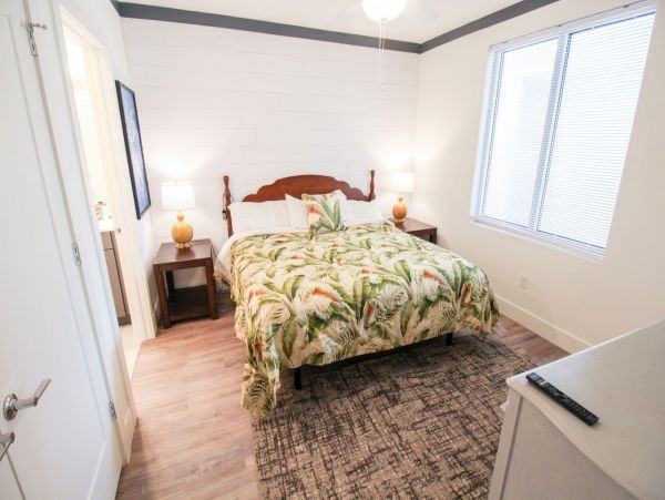 Sarasota Vacation Condo One Bedroom Communal Pool