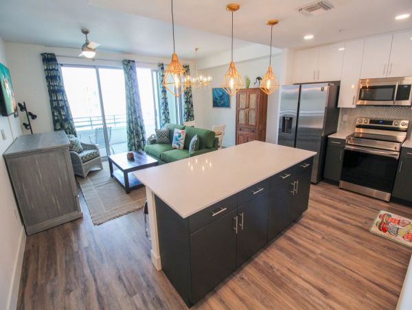 Sarasota Vacation Condo One Bedroom Communal Pool