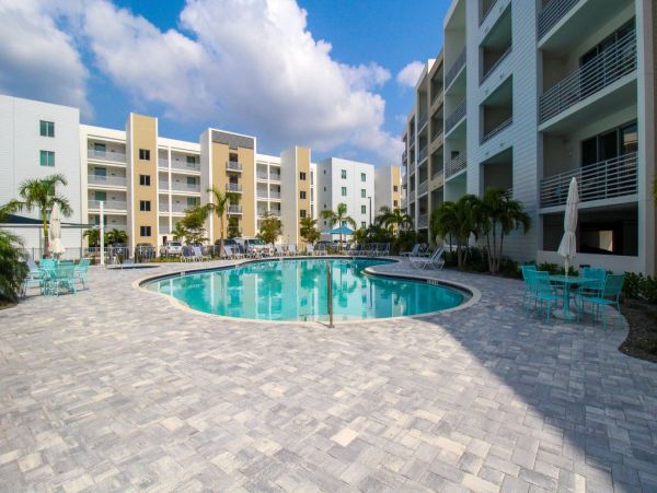 Sarasota Vacation Condo One Bedroom Communal Pool
