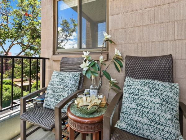Maui One Bedroom Condo Five Mins Stroll onto Sandy Beach