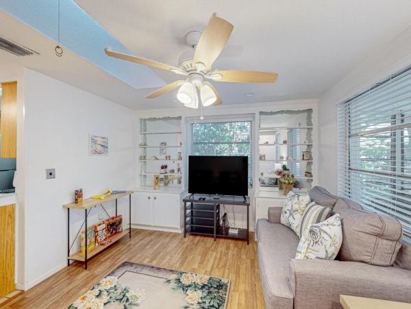 Charming 2 Bedroom Vacation Rental with Private Pool