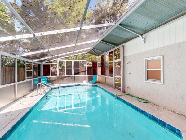 Charming 2 Bedroom Vacation Rental with Private Pool