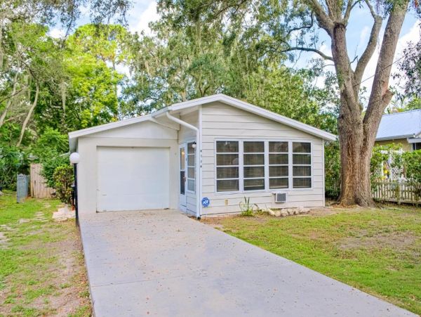 Charming 2 Bedroom Vacation Rental with Private Pool