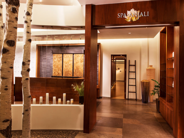 4 plus Den Short walk to Westin Riverfront Gondola