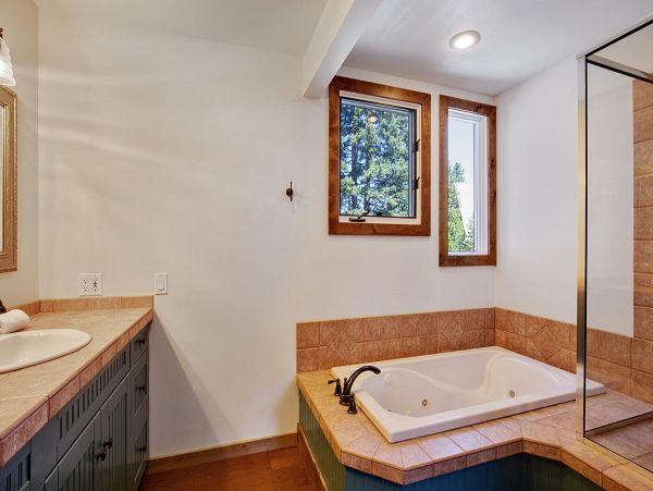 Breckenridge Four Bedroom Plus Loft Mountain Vacation Home