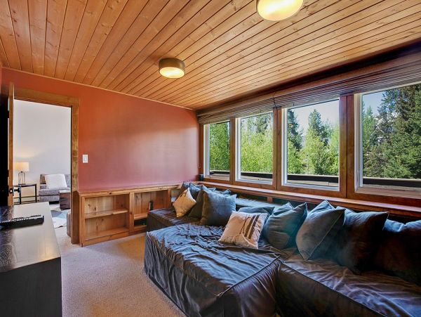 Breckenridge Four Bedroom Plus Loft Mountain Vacation Home