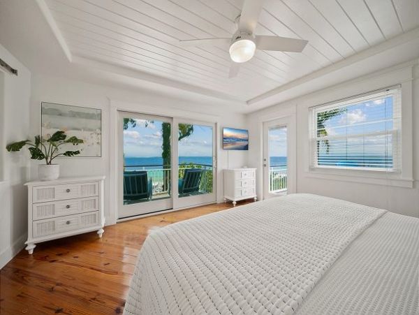 Four Bedroom Beachfront Vacation Home in Anna Maria
