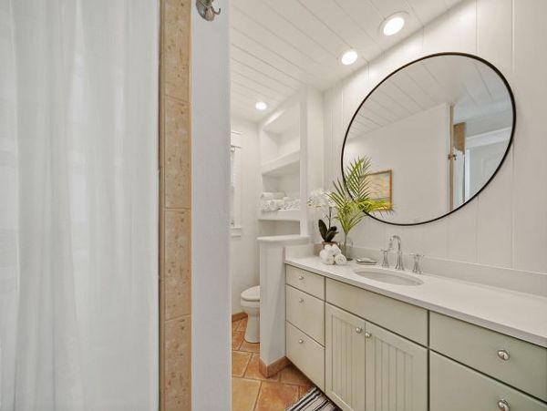 Four Bedroom Beachfront Vacation Home in Anna Maria