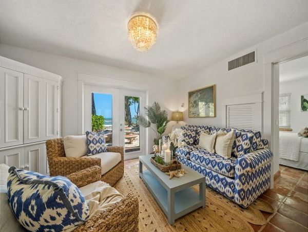 Four Bedroom Beachfront Vacation Home in Anna Maria
