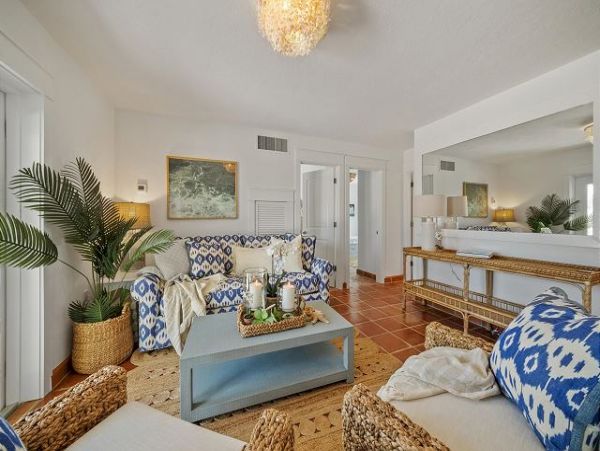Four Bedroom Beachfront Vacation Home in Anna Maria