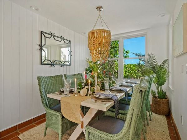 Four Bedroom Beachfront Vacation Home in Anna Maria