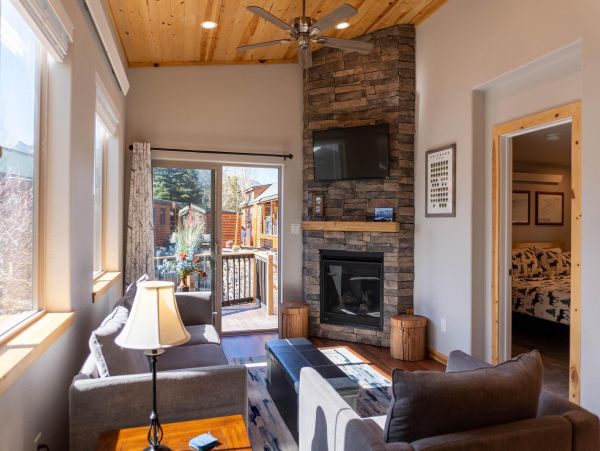 Lovely Cabin with 2 Bedrooms in Breckenridge Sleeps 5 Guests