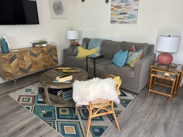 Charming One Bedroom One Bath Vacation Condo Downtown Sarasota