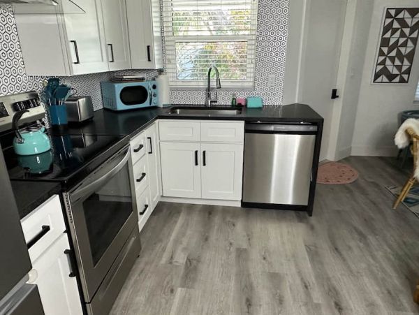 Charming One Bedroom One Bath Vacation Condo Downtown Sarasota