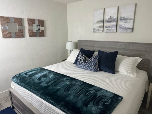Charming One Bedroom One Bath Vacation Condo Downtown Sarasota