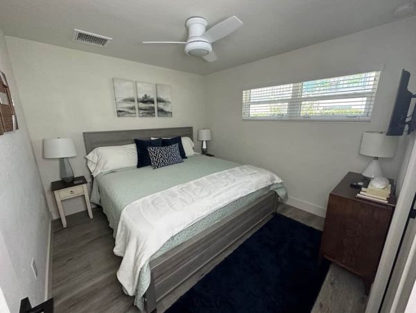 Charming One Bedroom One Bath Vacation Condo Downtown Sarasota