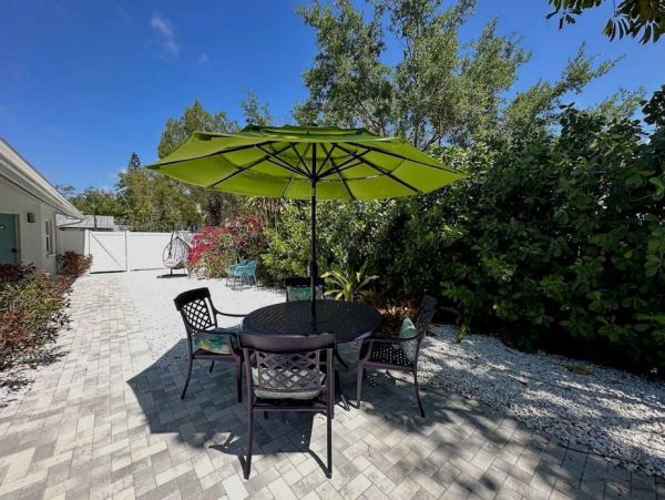Charming One Bedroom One Bath Vacation Condo Downtown Sarasota