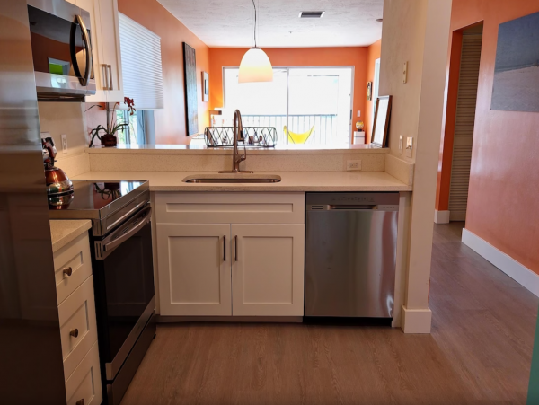 Lovely 2 Bedroom Condo in Sarasota with Water View