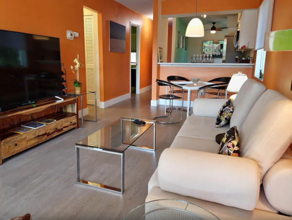 Lovely 2 Bedroom Condo in Sarasota with Water View