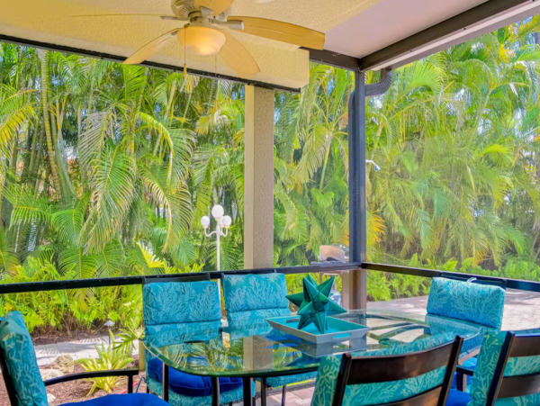 Tropical Retreat with 4 Bedrooms in Naples