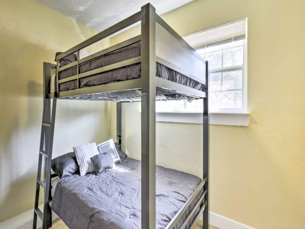 Fort Walton Beach Vacation Rental 4 Bedrooms with Fire Pit