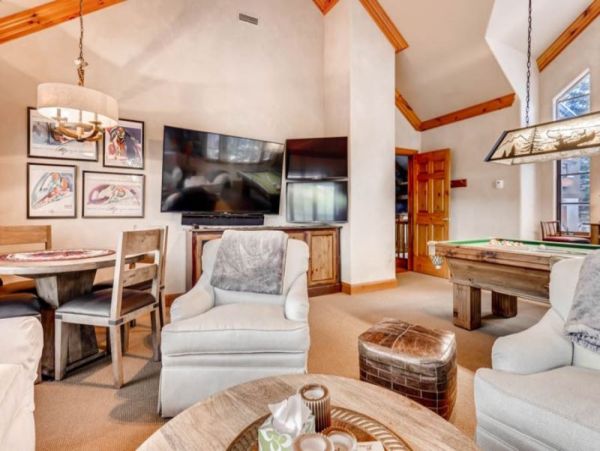 Ski Vacation Retreat Sleeps 16