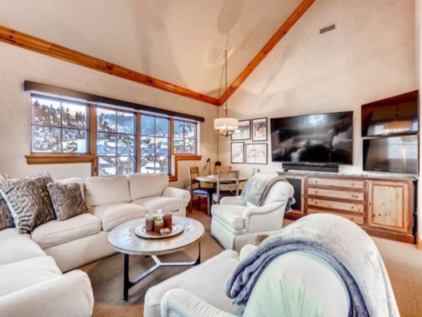 Ski Vacation Retreat Sleeps 16