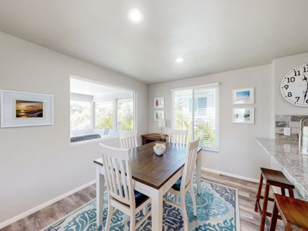 Anna Maria Beautiful 2nd Floor Condo 2 Bedroom Steps to Beach