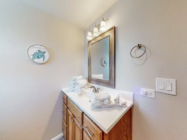 Anna Maria Beautiful 2nd Floor Condo 2 Bedroom Steps to Beach