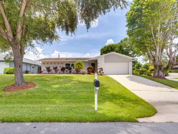Palm Beach Gardens Vacation Home Four Bedroom