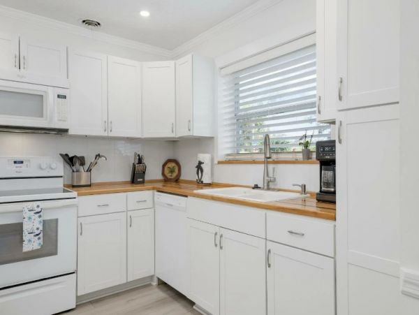 Anna Maria Vacation Home with 3 Bedroom