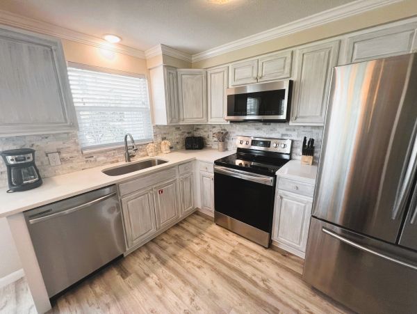 Holmes Beach Vacation Duplex Two Bedroom Walk to Beach