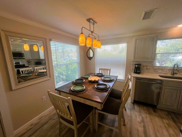 Holmes Beach Vacation Duplex Two Bedroom Walk to Beach